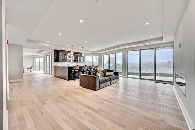 600 Ovation Way, 410 & 411, Newport, KY 41071