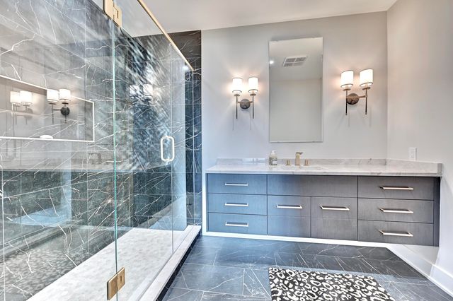 600 Ovation Way, 410 & 411, Newport, KY 41071