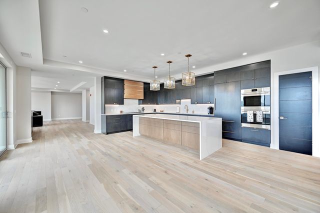 600 Ovation Way, 410 & 411, Newport, KY 41071