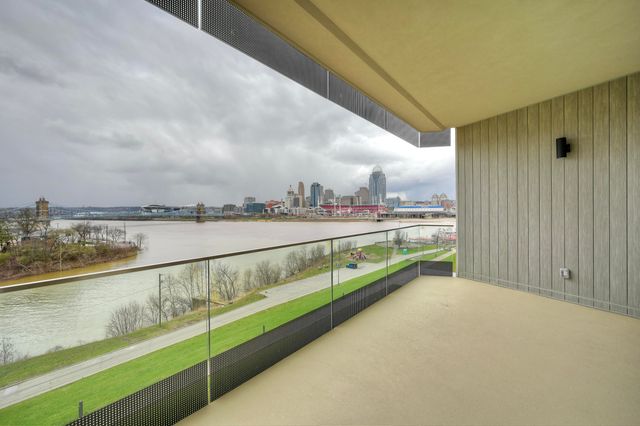 600 Ovation Way, 410 & 411, Newport, KY 41071