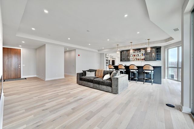 600 Ovation Way, 410 & 411, Newport, KY 41071