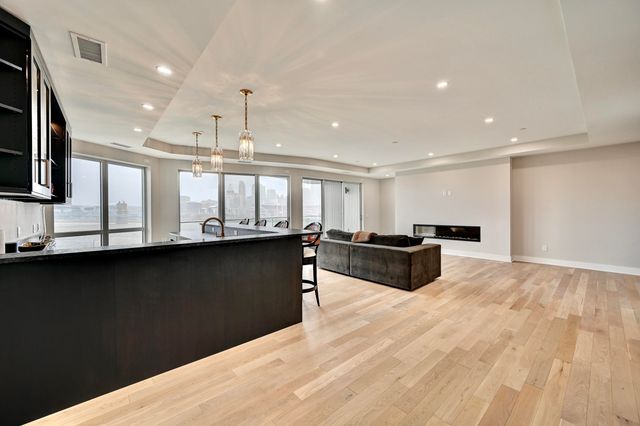 600 Ovation Way, 410 & 411, Newport, KY 41071