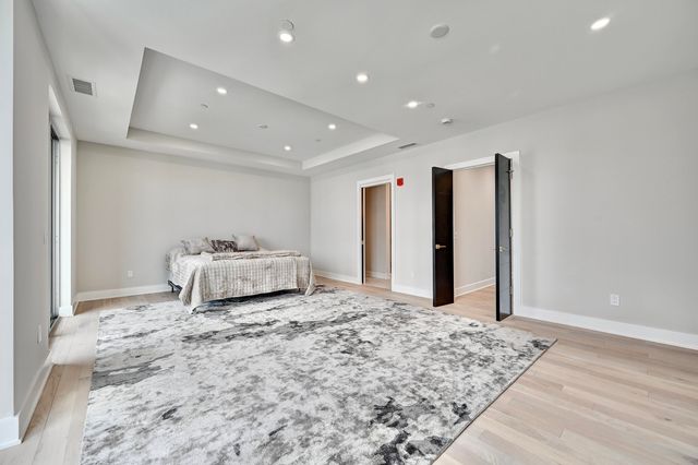 600 Ovation Way, 410 & 411, Newport, KY 41071