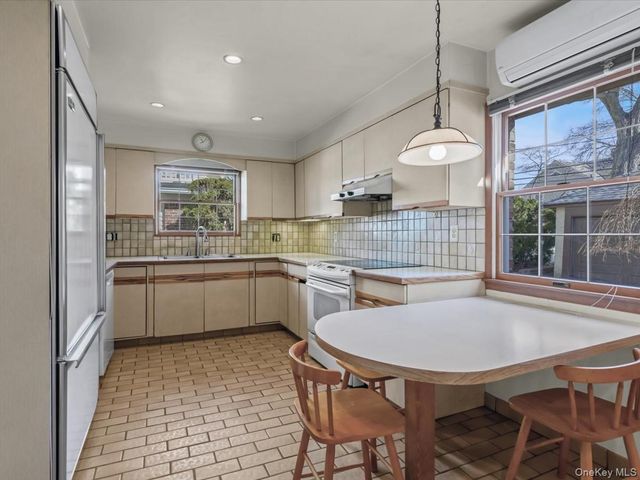 109 Wickham Road, Garden City, NY 11530