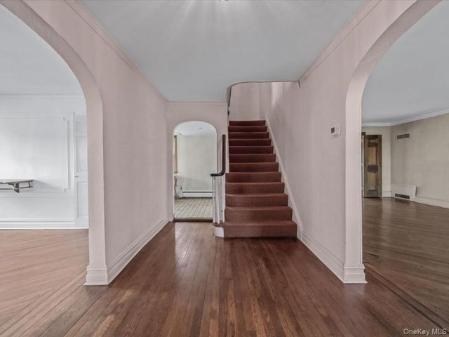 109 Wickham Road, Garden City, NY 11530