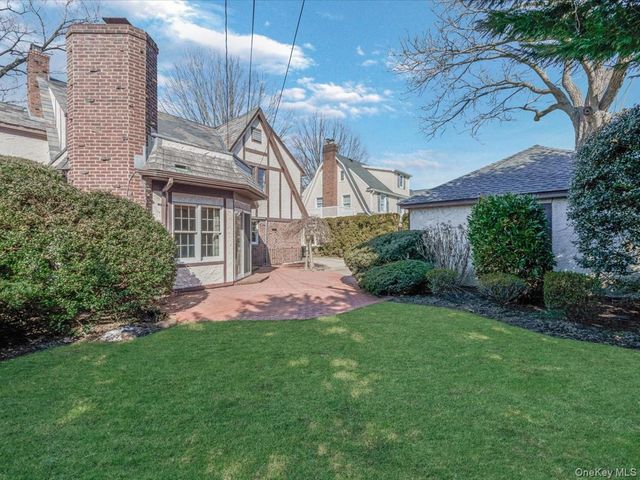 109 Wickham Road, Garden City, NY 11530
