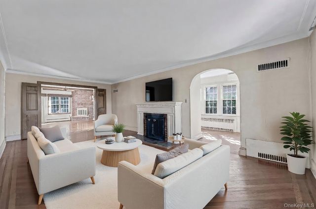 109 Wickham Road, Garden City, NY 11530