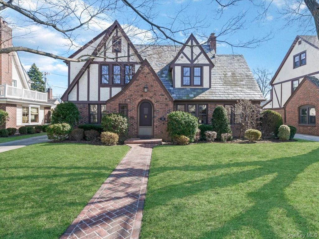 109 Wickham Road, Garden City, NY 11530