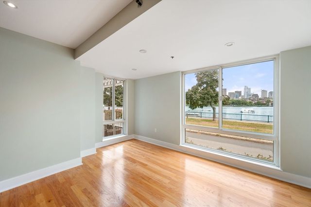 75 Cambridge Prkwy 101, Cambridge, MA 02142