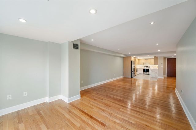 75 Cambridge Prkwy 101, Cambridge, MA 02142