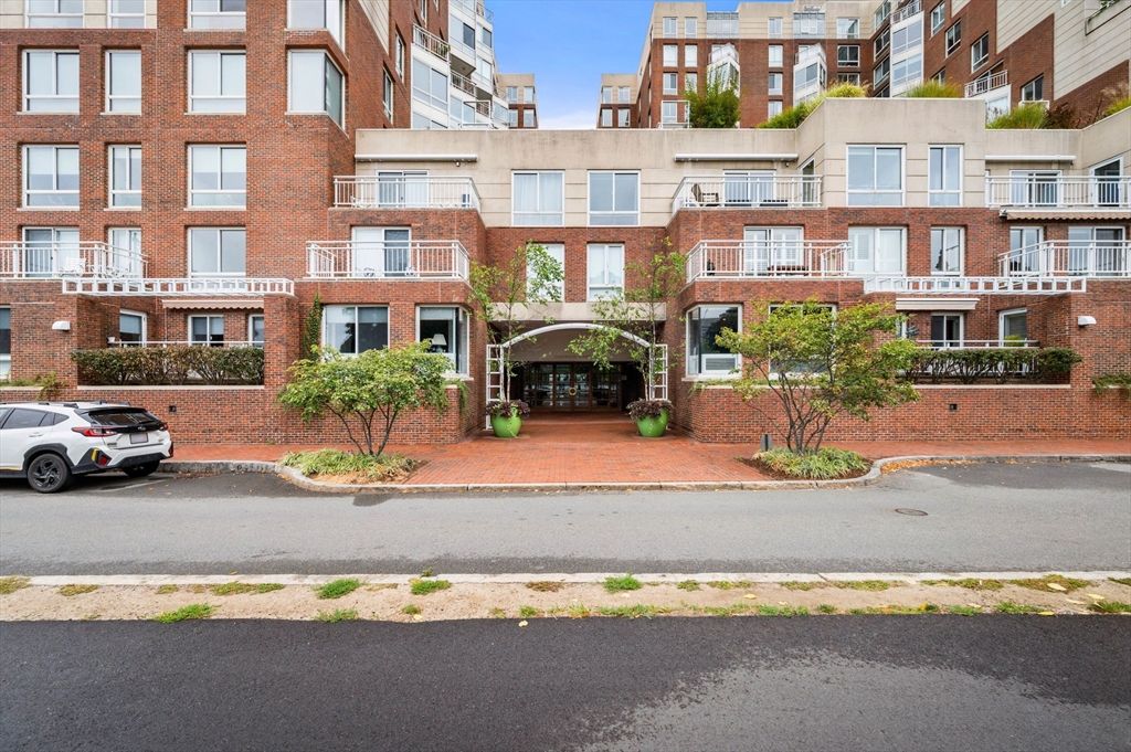 75 Cambridge Prkwy 101, Cambridge, MA 02142