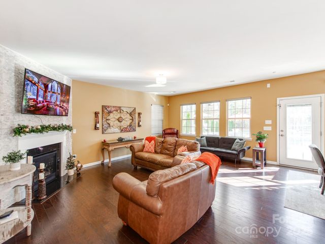 2412 Napa Valley Drive, Waxhaw, NC 28173
