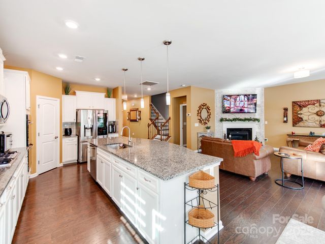 2412 Napa Valley Drive, Waxhaw, NC 28173