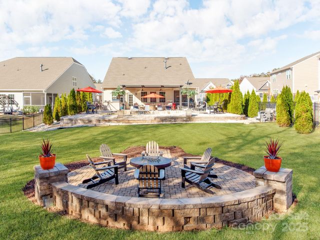 2412 Napa Valley Drive, Waxhaw, NC 28173