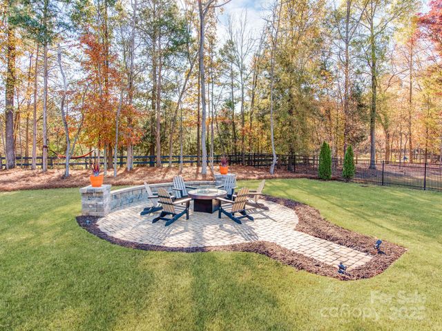 2412 Napa Valley Drive, Waxhaw, NC 28173