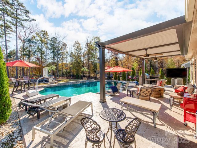 2412 Napa Valley Drive, Waxhaw, NC 28173