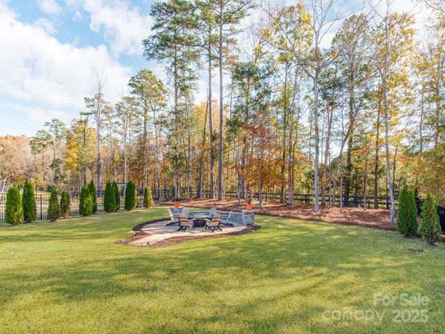 2412 Napa Valley Drive, Waxhaw, NC 28173