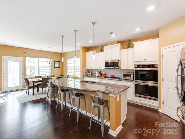 2412 Napa Valley Drive, Waxhaw, NC 28173