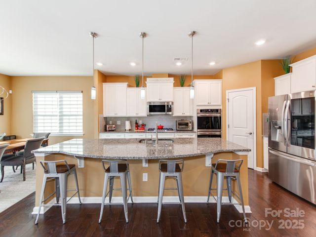 2412 Napa Valley Drive, Waxhaw, NC 28173