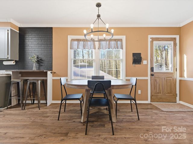 5900 Lindenwood Drive, Matthews, NC 28104