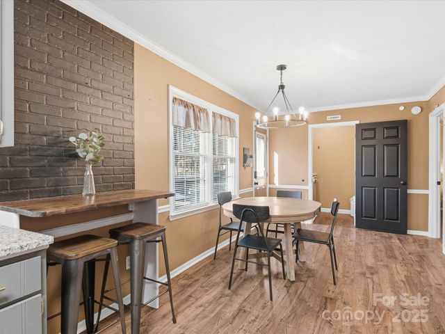 5900 Lindenwood Drive, Matthews, NC 28104