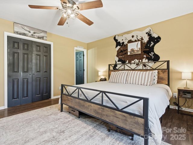 5900 Lindenwood Drive, Matthews, NC 28104