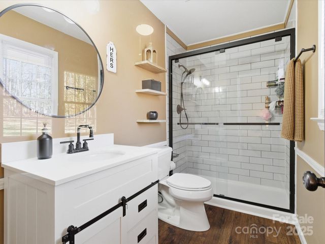 5900 Lindenwood Drive, Matthews, NC 28104