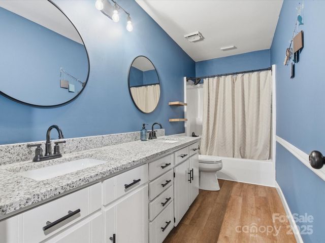 5900 Lindenwood Drive, Matthews, NC 28104