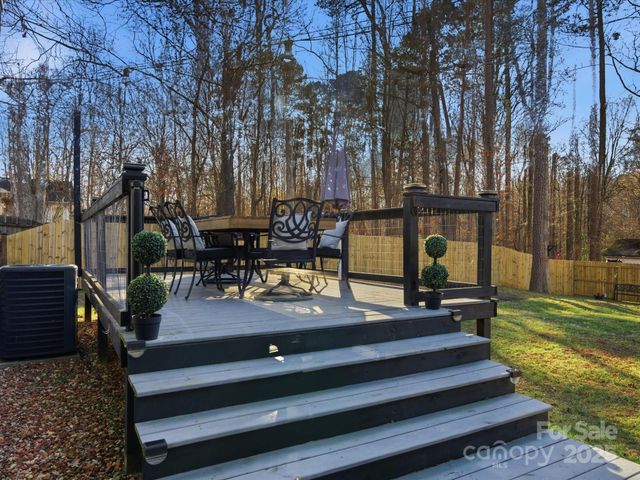 5900 Lindenwood Drive, Matthews, NC 28104