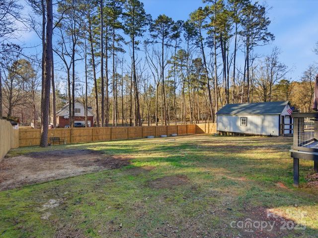 5900 Lindenwood Drive, Matthews, NC 28104