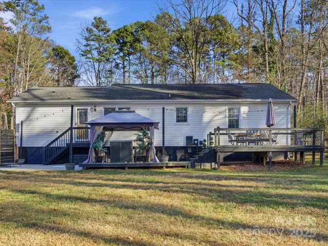 5900 Lindenwood Drive, Matthews, NC 28104