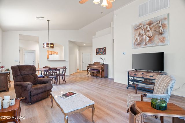 2199 S Via Massari, Green Valley, AZ 85614