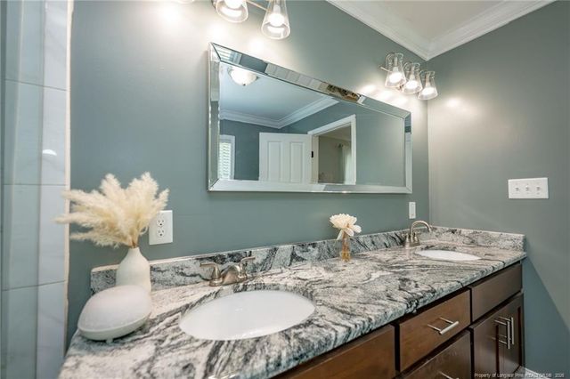 444 Rollingwood Circle, Fayetteville, NC 28305