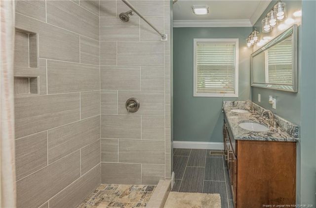 444 Rollingwood Circle, Fayetteville, NC 28305