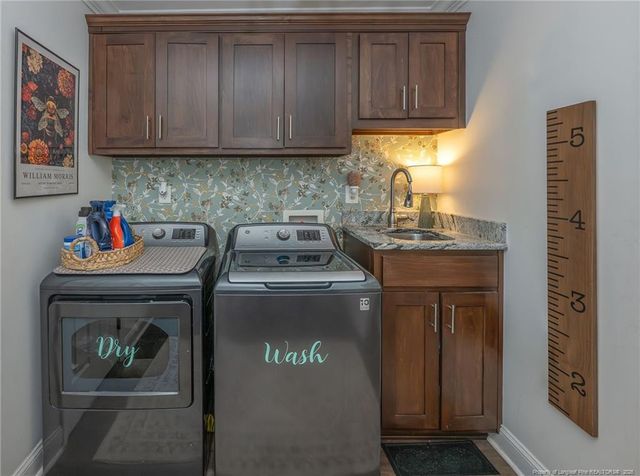 444 Rollingwood Circle, Fayetteville, NC 28305