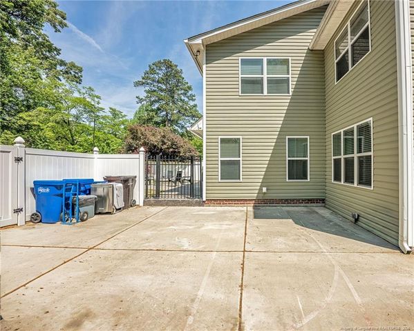 444 Rollingwood Circle, Fayetteville, NC 28305