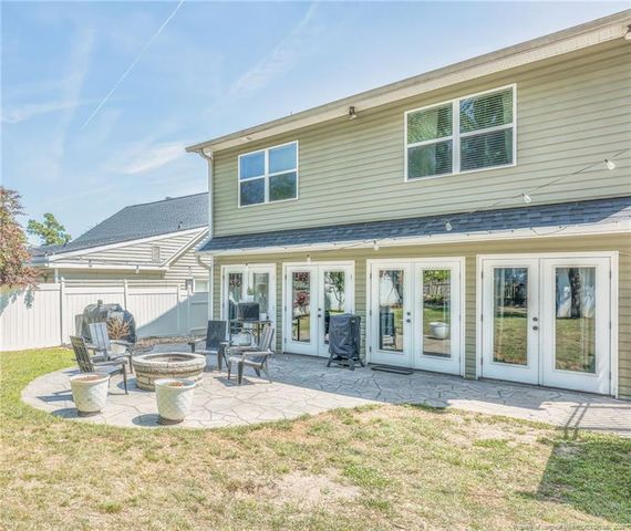 444 Rollingwood Circle, Fayetteville, NC 28305