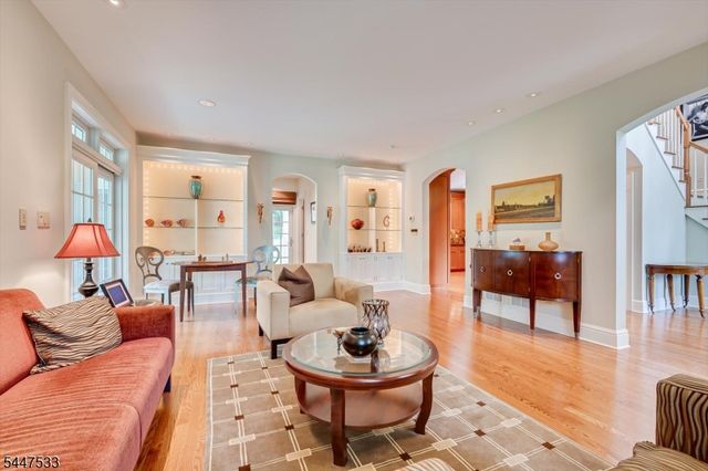 4 Edgewood Rd, Edison Twp., NJ 08820