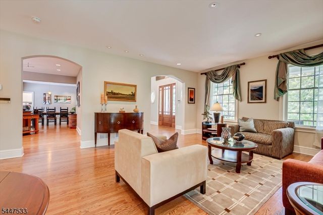 4 Edgewood Rd, Edison Twp., NJ 08820