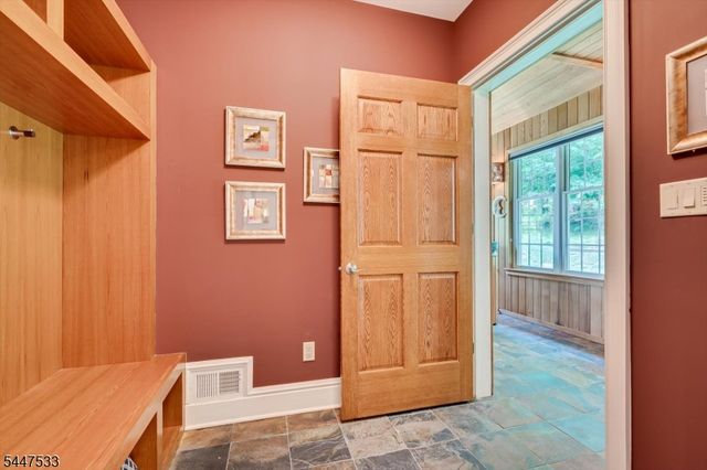 4 Edgewood Rd, Edison Twp., NJ 08820