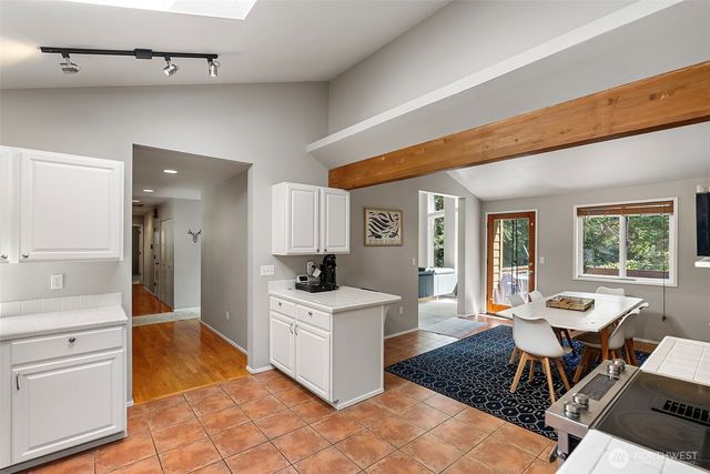 41 E Westlake Place, Allyn, WA 98524