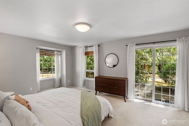 41 E Westlake Place, Allyn, WA 98524