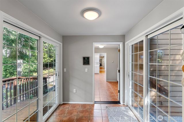 41 E Westlake Place, Allyn, WA 98524