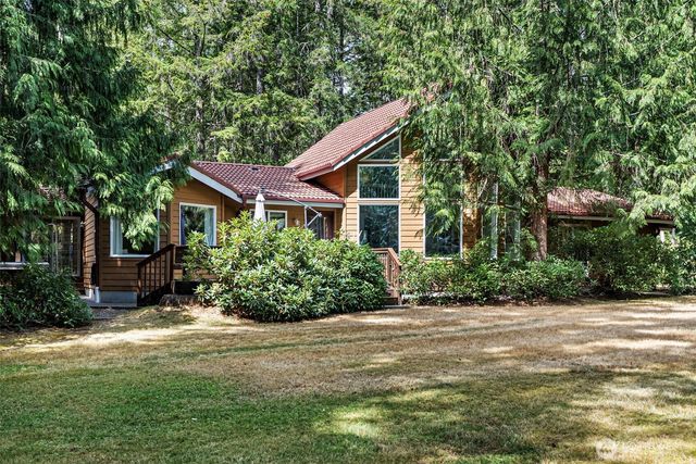 41 E Westlake Place, Allyn, WA 98524