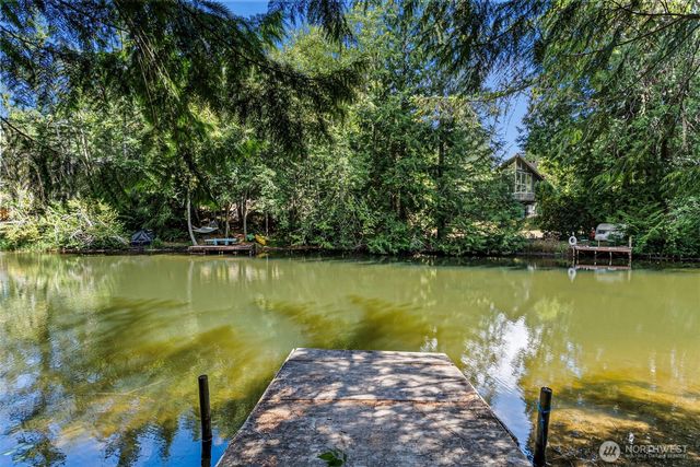 41 E Westlake Place, Allyn, WA 98524