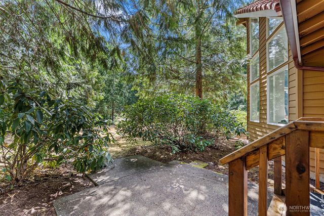 41 E Westlake Place, Allyn, WA 98524