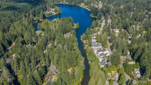 41 E Westlake Place, Allyn, WA 98524