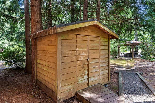 41 E Westlake Place, Allyn, WA 98524