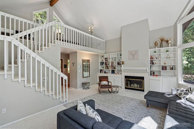 41 E Westlake Place, Allyn, WA 98524
