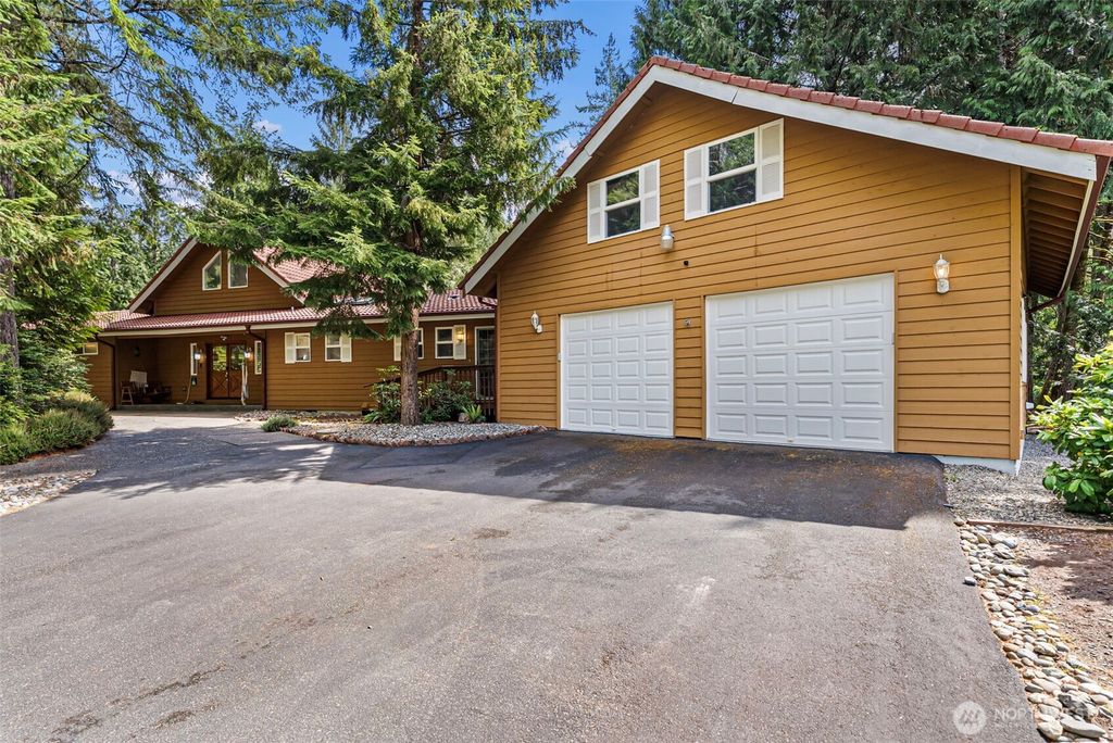 41 E Westlake Place, Allyn, WA 98524